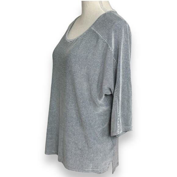 Artisan NY Narrow Blue & White Striped Knit Top Size Large - Picture 2 of 6